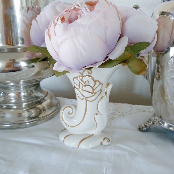 Sweet Vintage Cottage Shabby Chic Vase - Picture 1 of 2